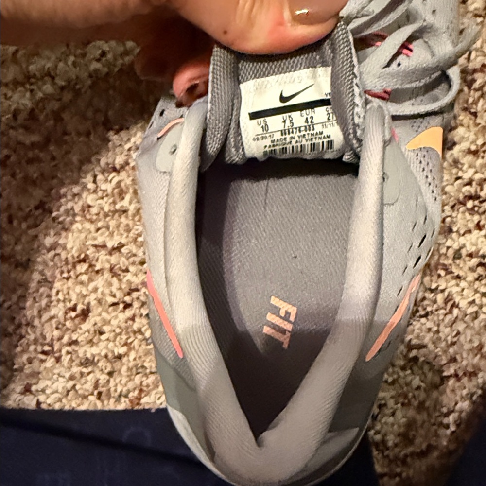 Nike Running Shoes - Picture 4 of 4